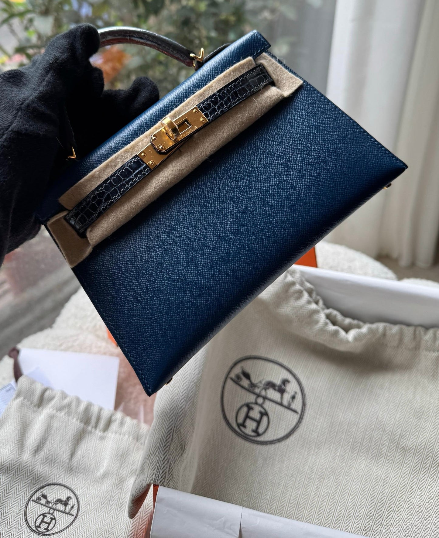 Hermès Mini Kelly 20 Deep Bleu Touch Veau Madame Gold Hardware