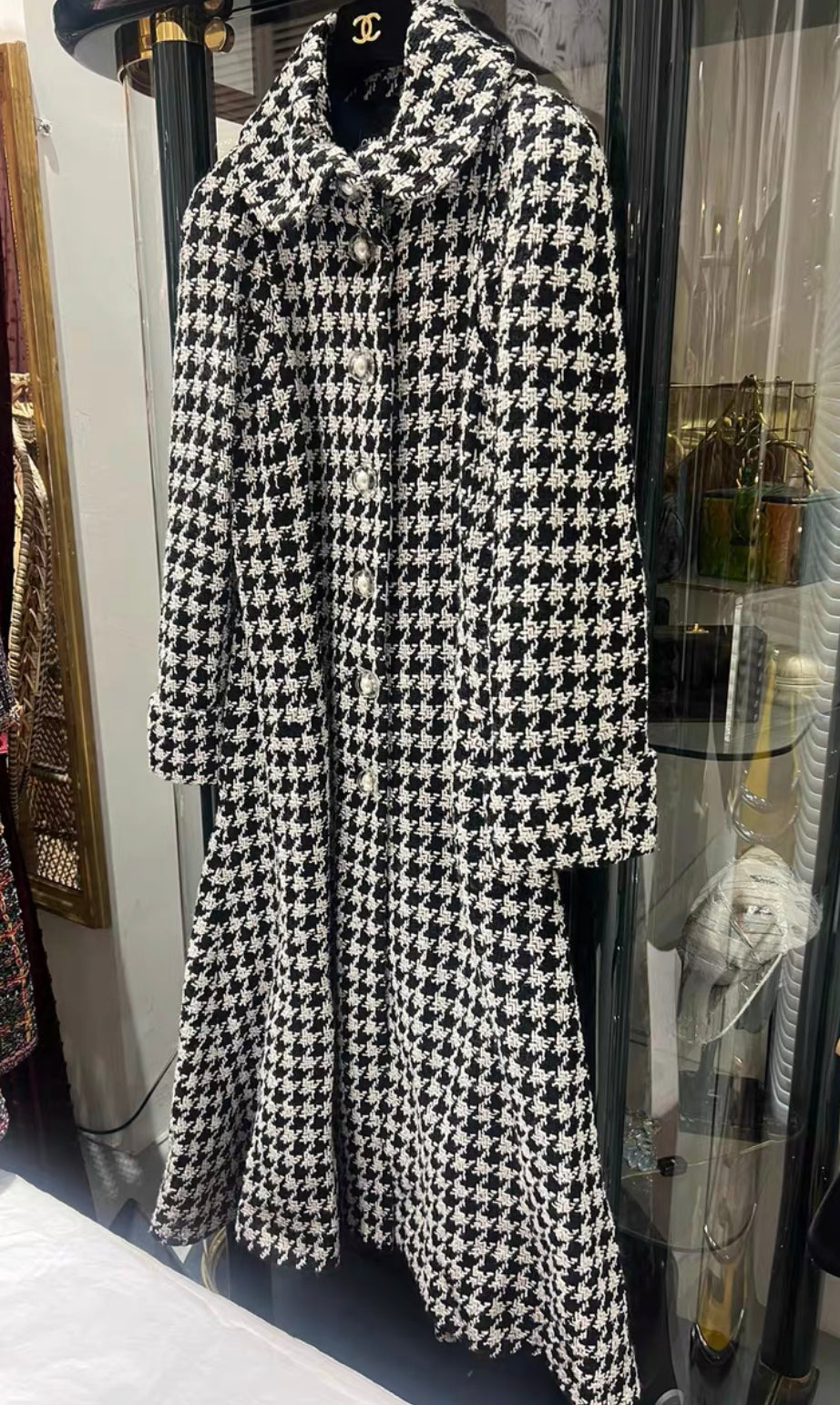Rare CHANEL 17k white  black Houndstooth Coat size 42