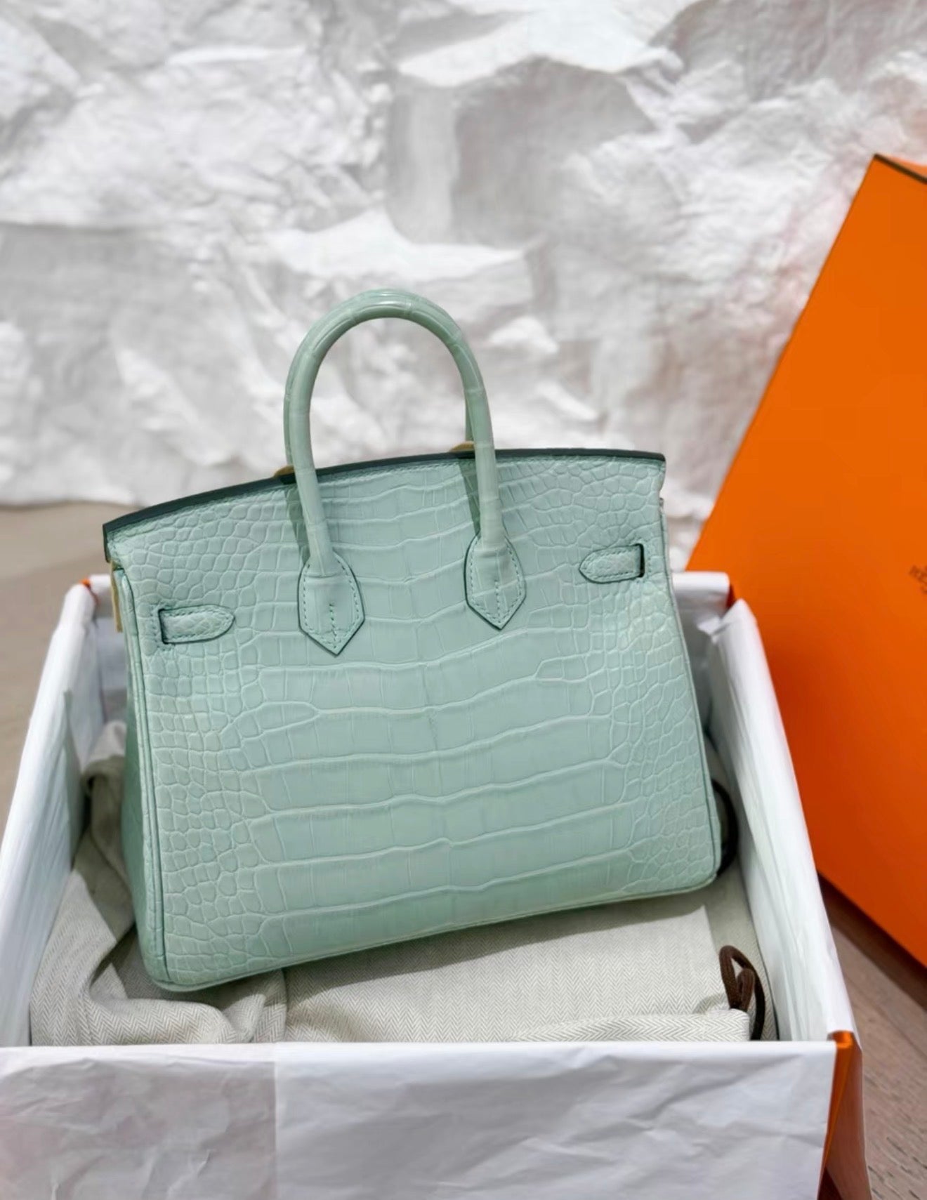 Hermès Birkin 25 6U Vert deau Crocodile Leather Gold Hardware