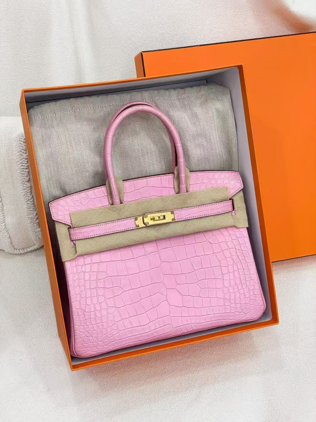 Hermès Birkin 30 5P Pink Bubblegum Matte Alligator Leather Gold Hardware