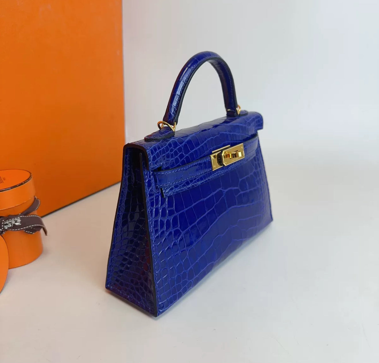 Hermès Mini Kelly Electric Blue Shiny Alligator Leather Gold Hardware