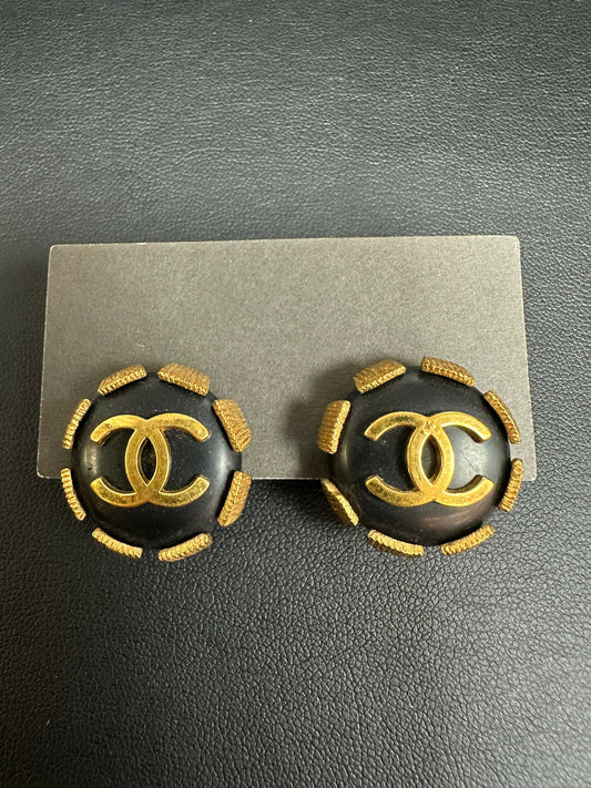 Chanel Vintage 94 Gold Plated  Resin Buckle CC in Black and Gold Clip-on Earrings