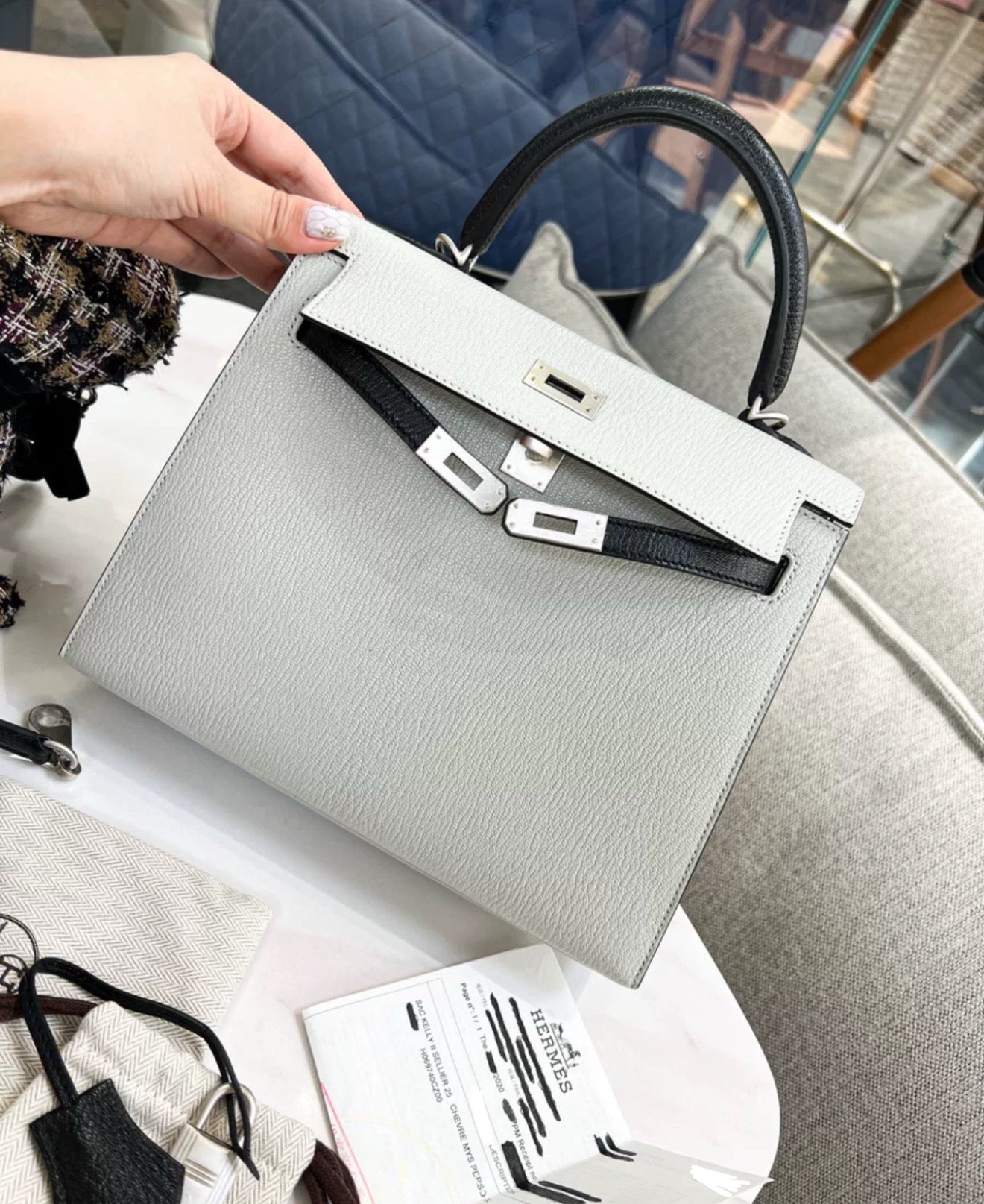 HERMÈS Kelly 25 Chèvre Gris Perle Noire Special Order