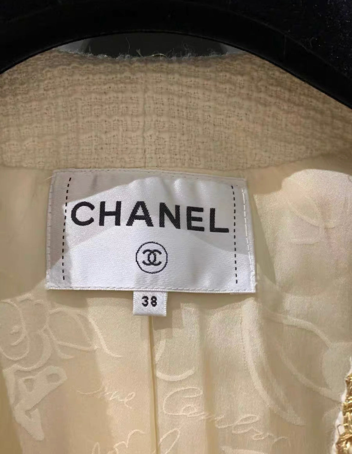 Chanel Pre-Fall 2017 Metiers DArt Ritz 17A Ecru Cream Jacket size 38