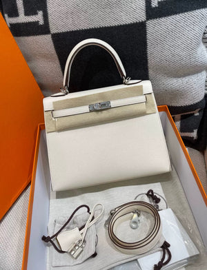 Hermès Kelly 25 Epsom Nata Leather Palladium Leather
