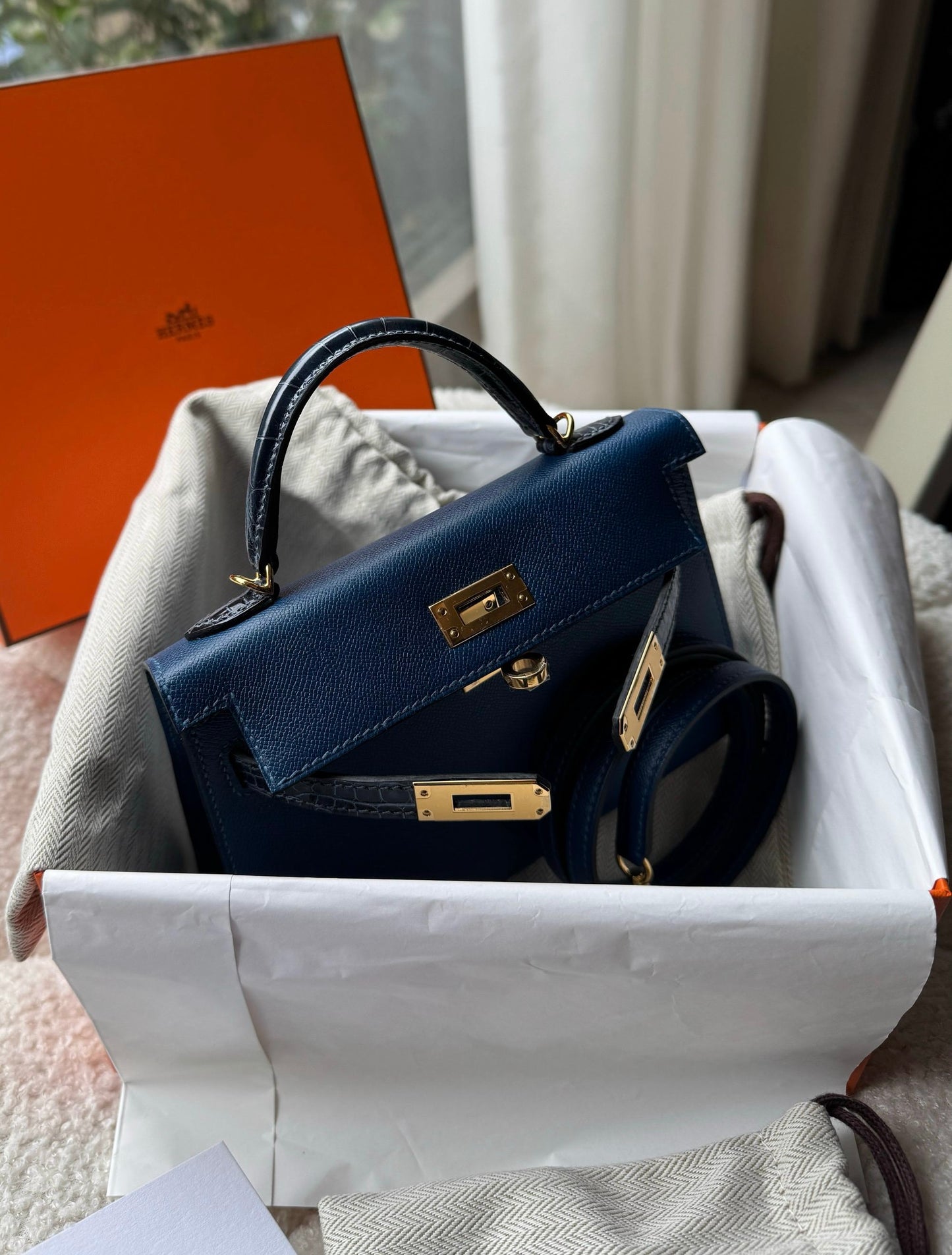 Hermès Mini Kelly 20 Deep Bleu Touch Veau Madame Gold Hardware