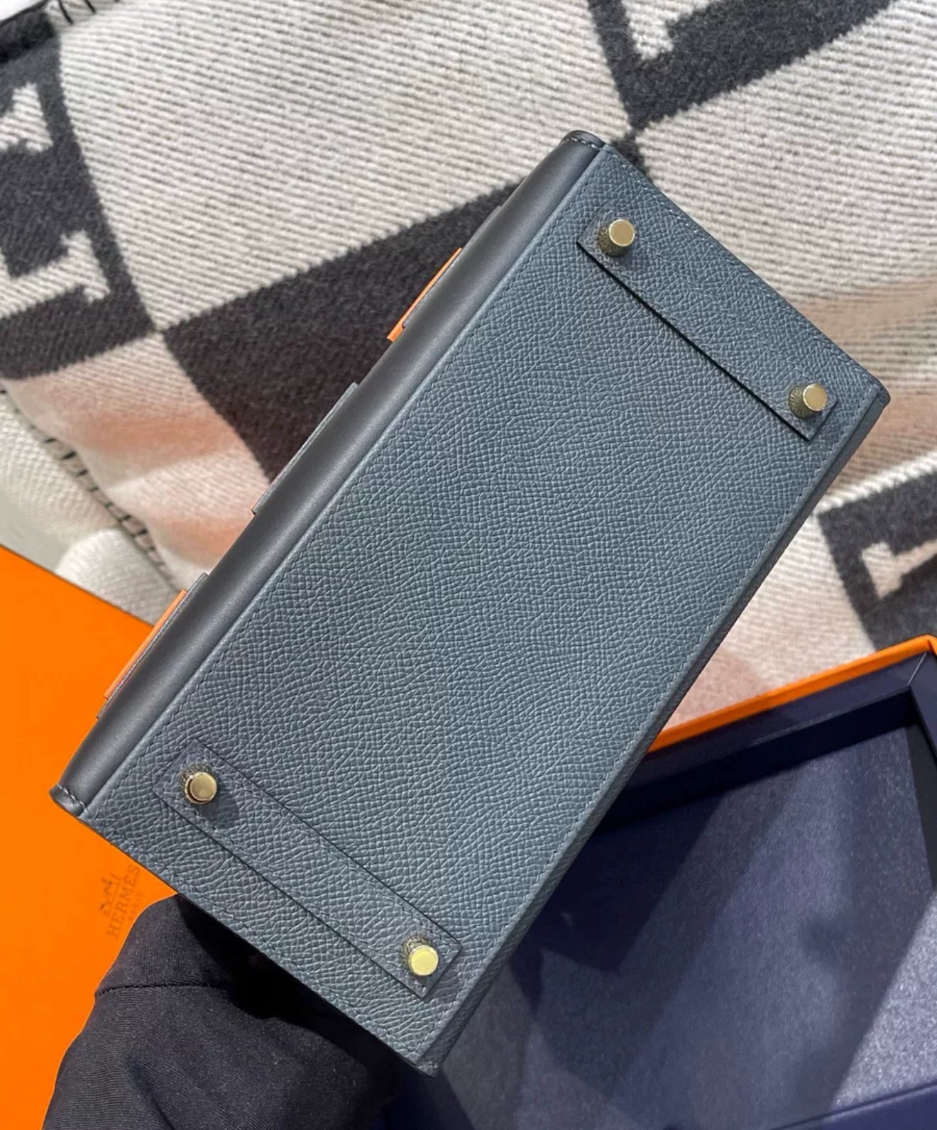 Hermès "Rainy Days" Sac Faubourg Birkin 20 Gris Misty Matte Alligator Permabrass Hardware