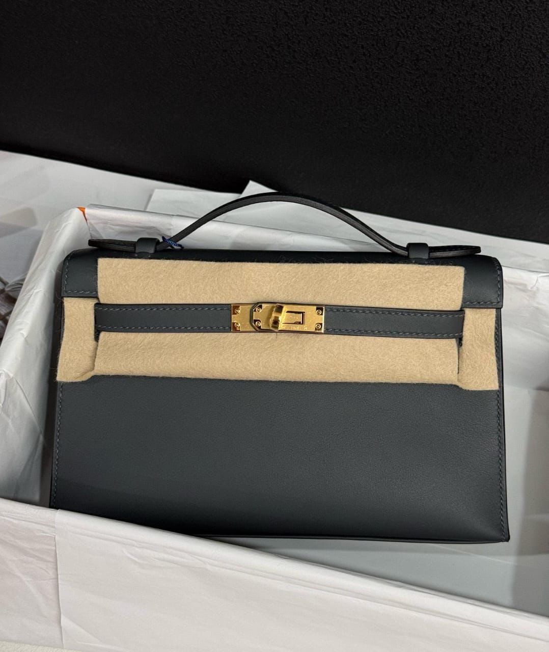 Hermes Kelly Pochette Gris Misty Swift Gold hardware