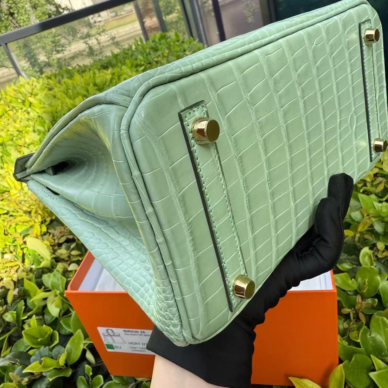 Hermès Birkin 25 Green Vert deau Crocodile Leather Gold Hardware