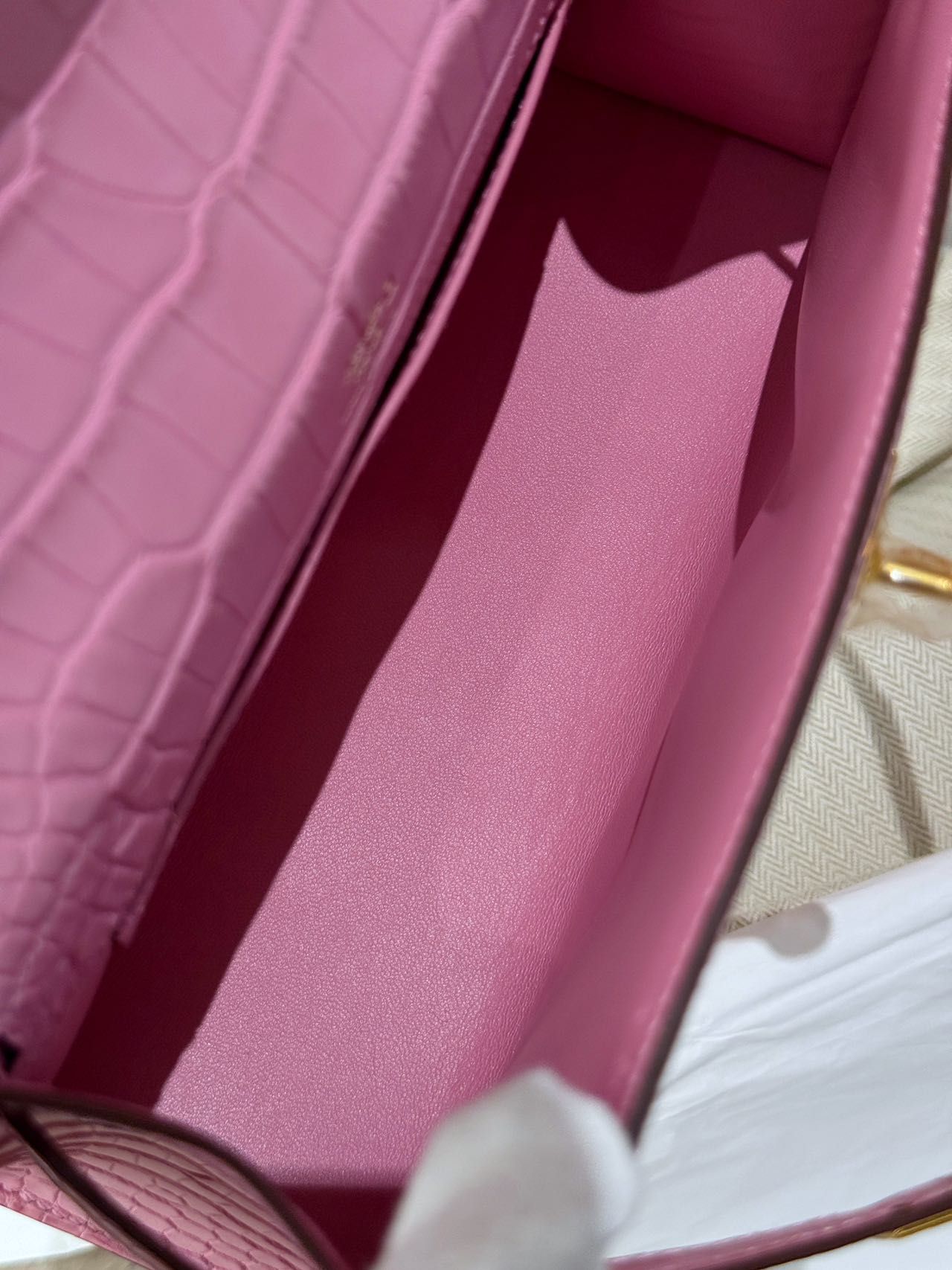 Hermès Kelly Pochette Pink Bubblegum 5P Matte alligator Leather Gold Hardware