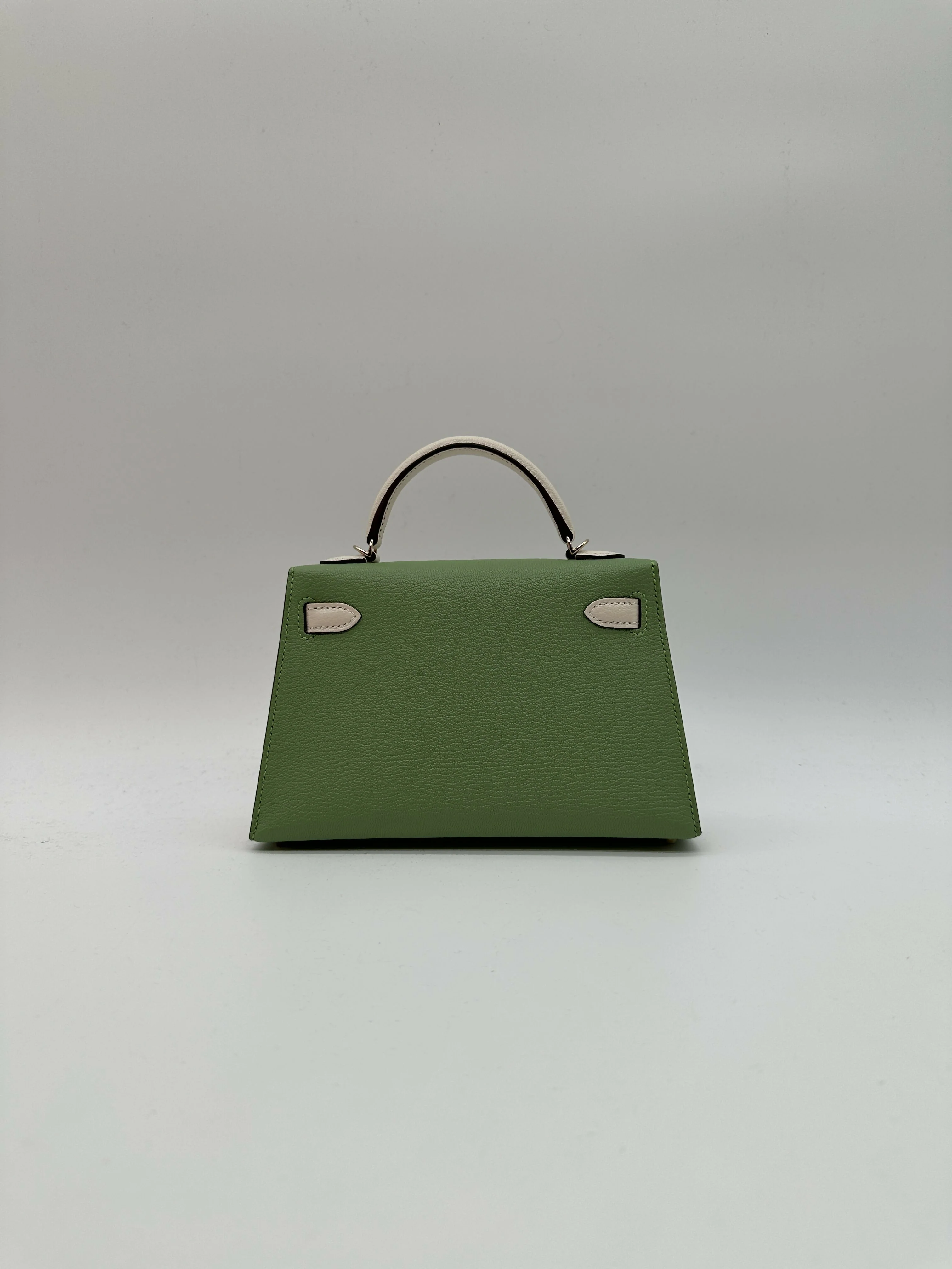 Hermès Kelly 20 HSS Vert Criquet / Nata Chèvre PHW B 2024