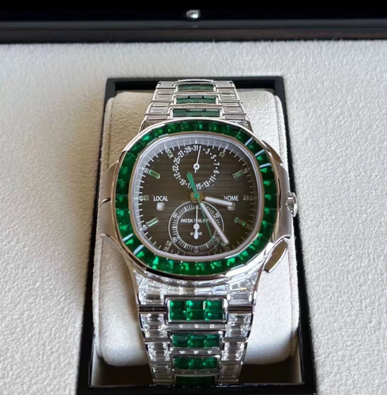 Patek Philippe 5990/1423G-001 Nautilus Travel Time Emerald Gem-Set