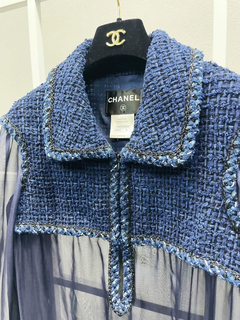 Chanel top in navy blue tulle and tweed