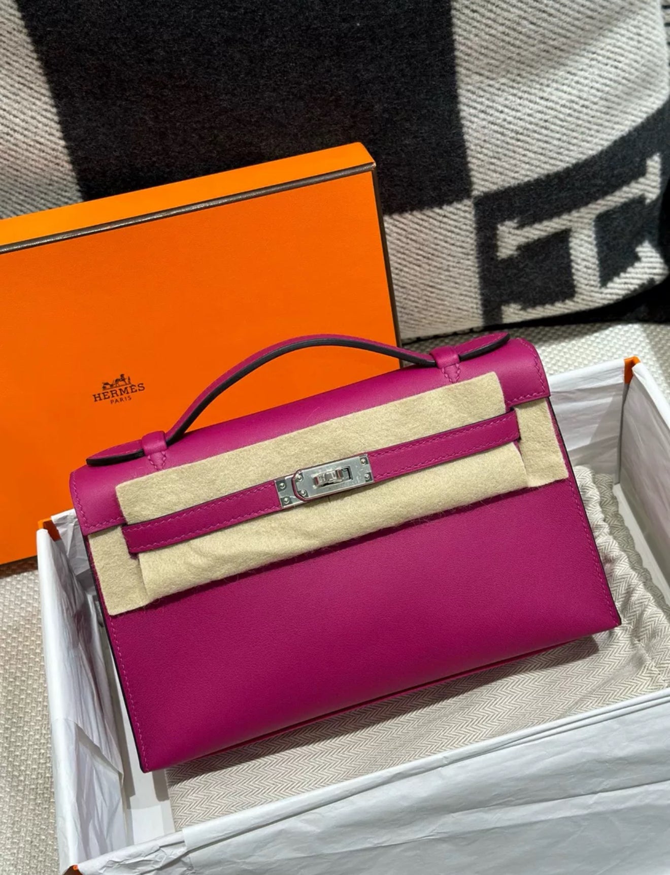HERMÈS Kelly Pochette Rose Purple Swift Palladium hardware