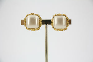 Chanel Vintage 91 Imitation Pearl Square Gold-Plated Clip-on Earrings