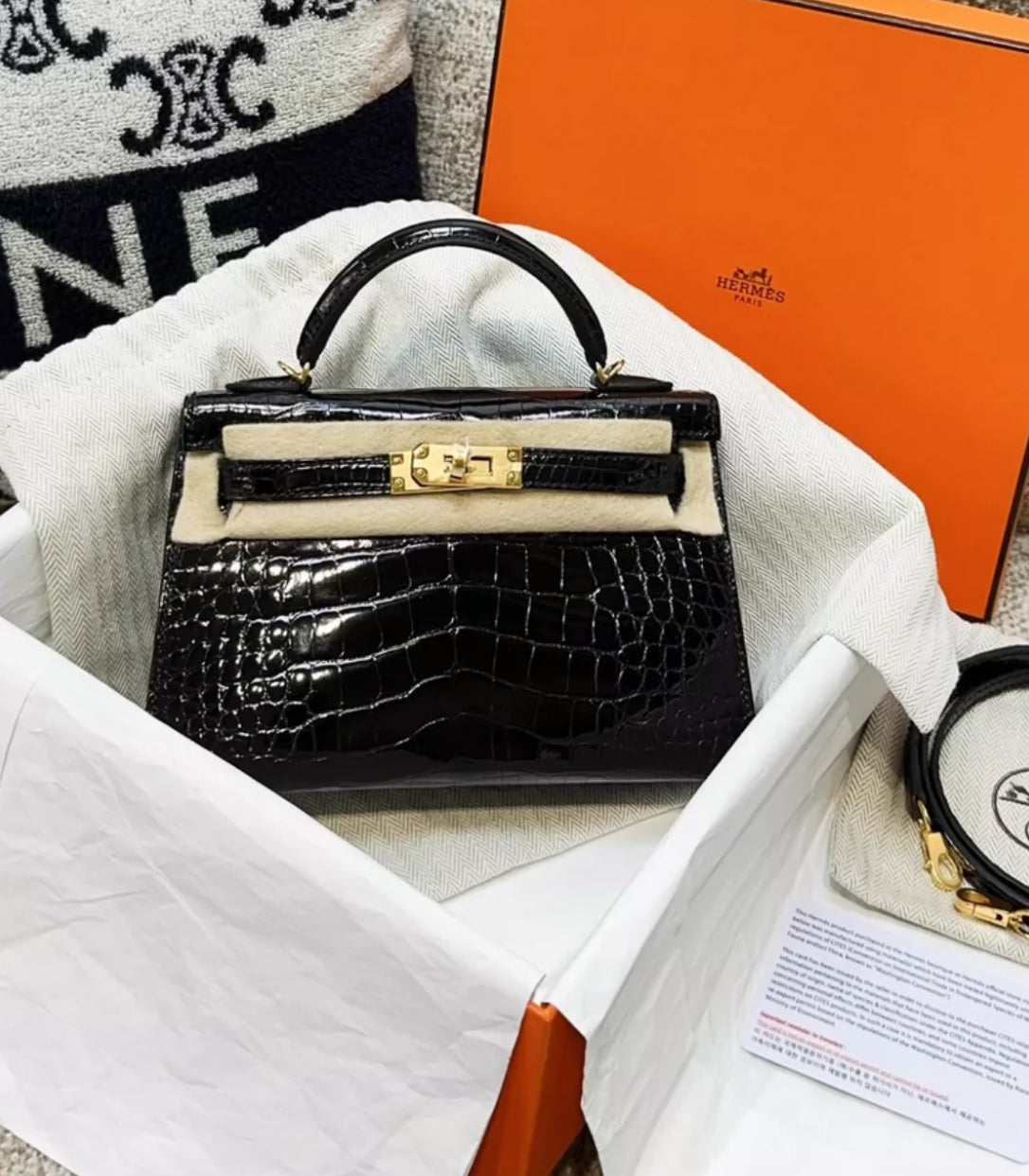 Hermès Mini Kelly Black Shiny Alligator Gold Hardware