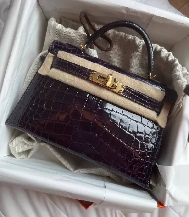 Hermes Mini Kelly 20 9G Aubergine Shiny crocodile leather gold hardware