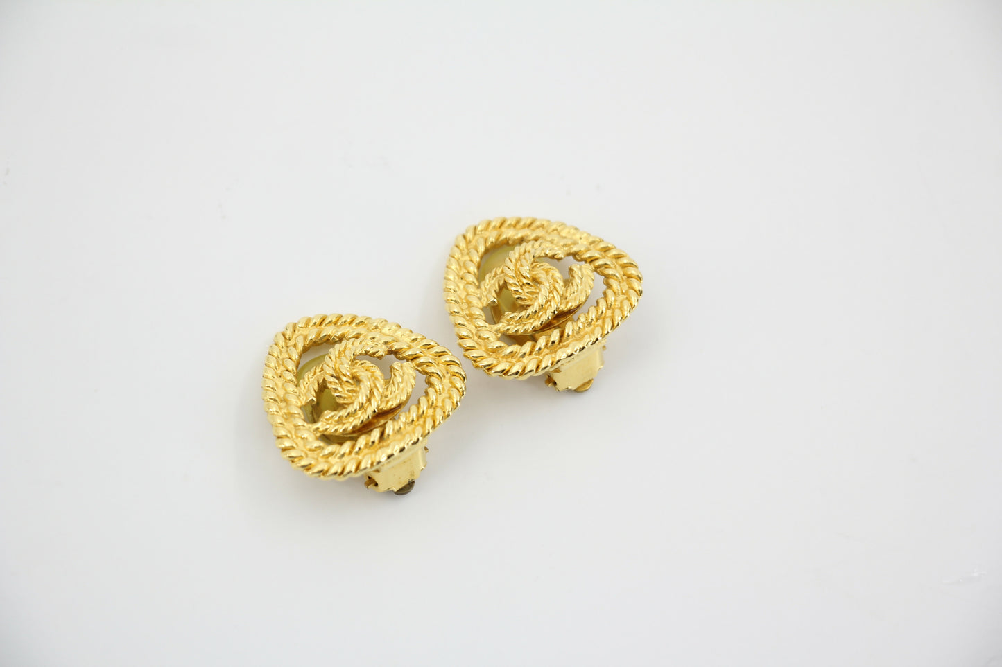 Chanel Vintage 86-92 Gold-plated Triangular Gold CC Clip-on Earrings