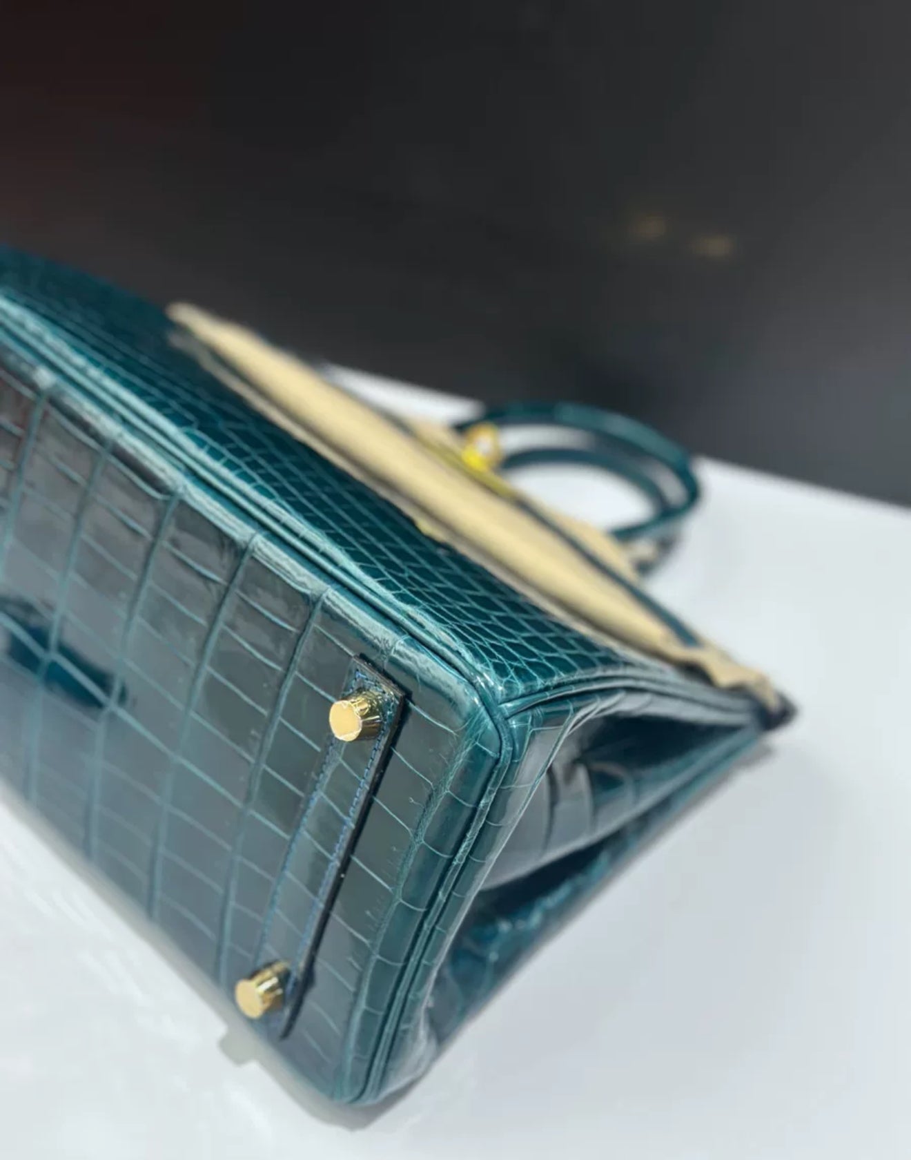 Hermès Birkin 25 Colvert Shiny Crocodile Leather Gold Hardware