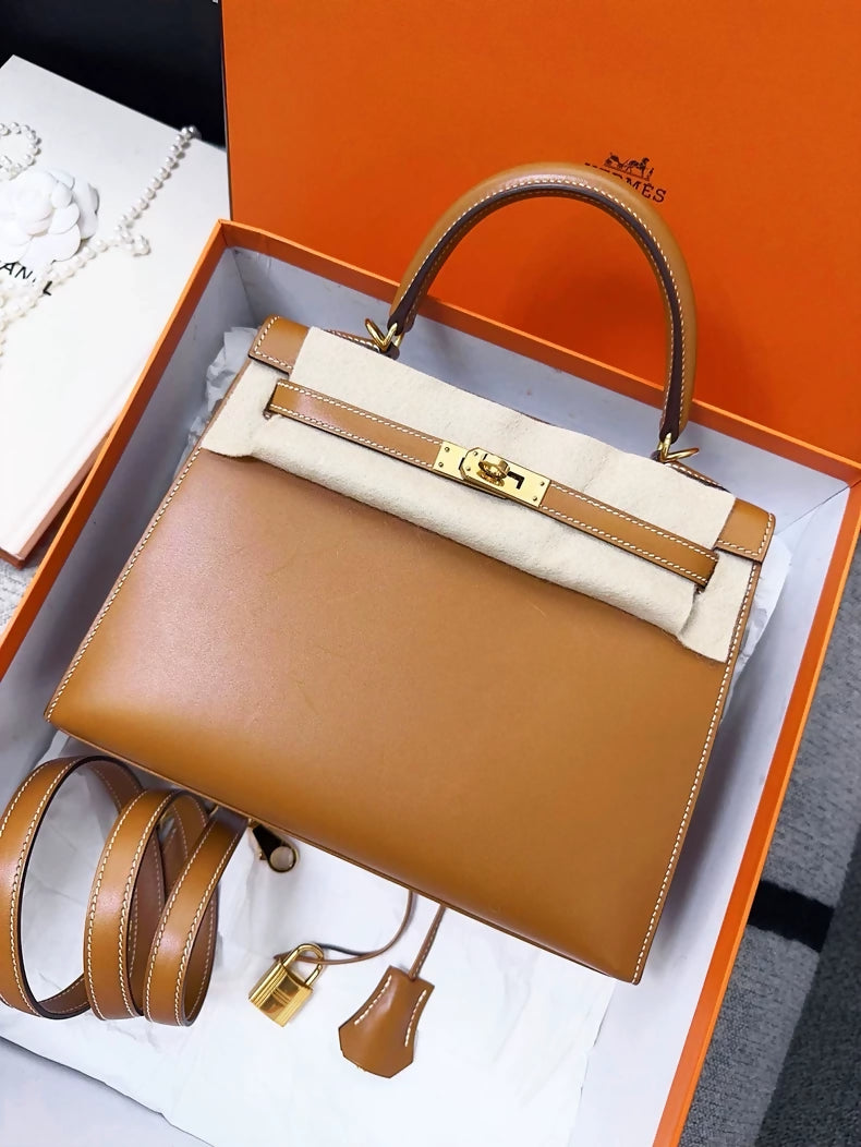 Hermes Kelly 25 Naturel Sable butler leather with gold hardware
