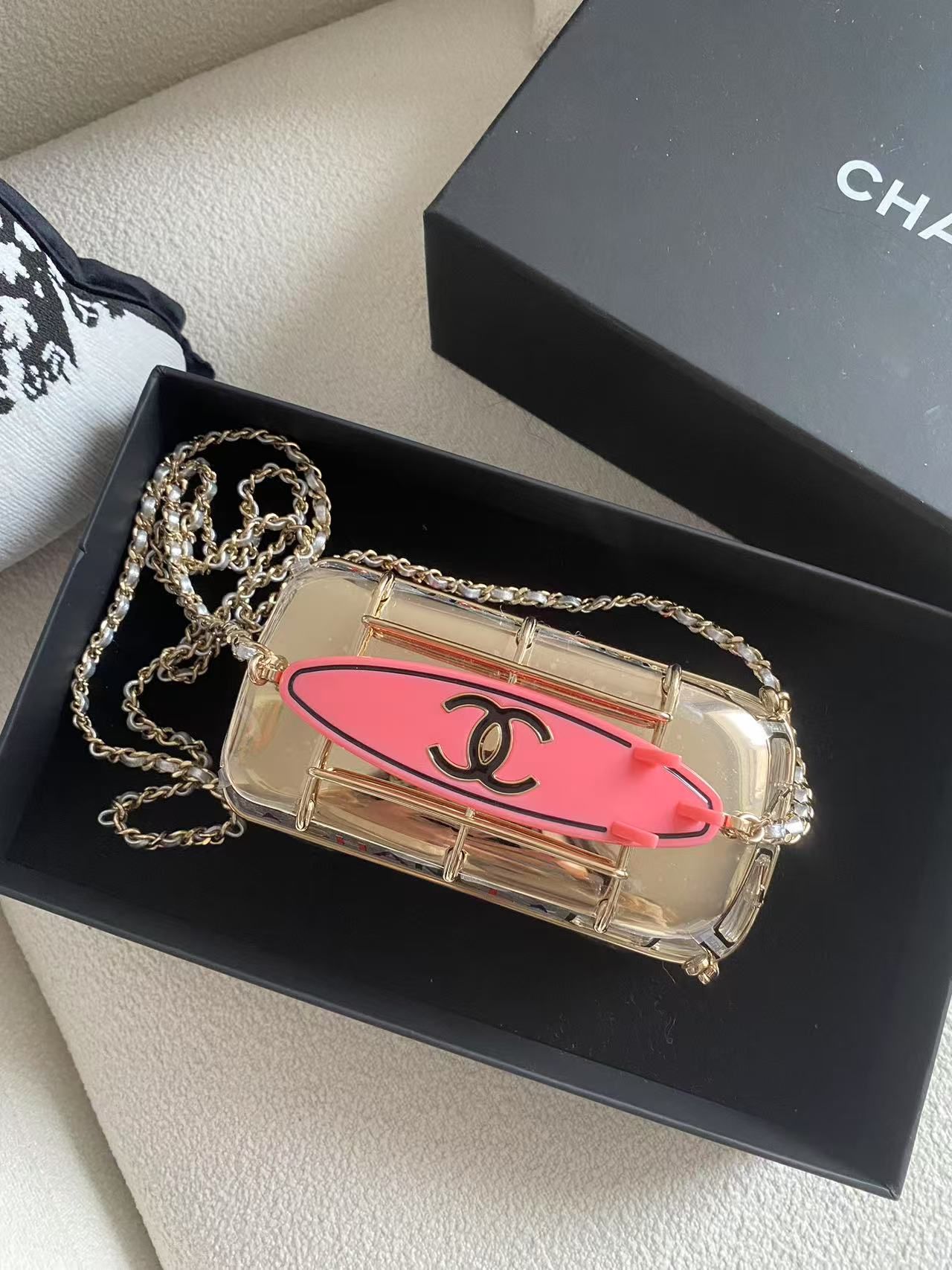 Very Rare Chanel 24C Pink Mini bus Van Hollywood Minaudiere Mini Bag handbag Collectible