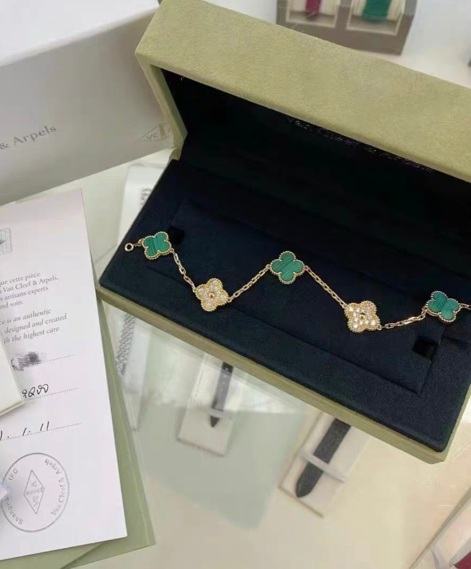 Van Cleef  Arpels Vintage limited edition Alhambra Malachite and Diamond Yellow Gold Bracelet