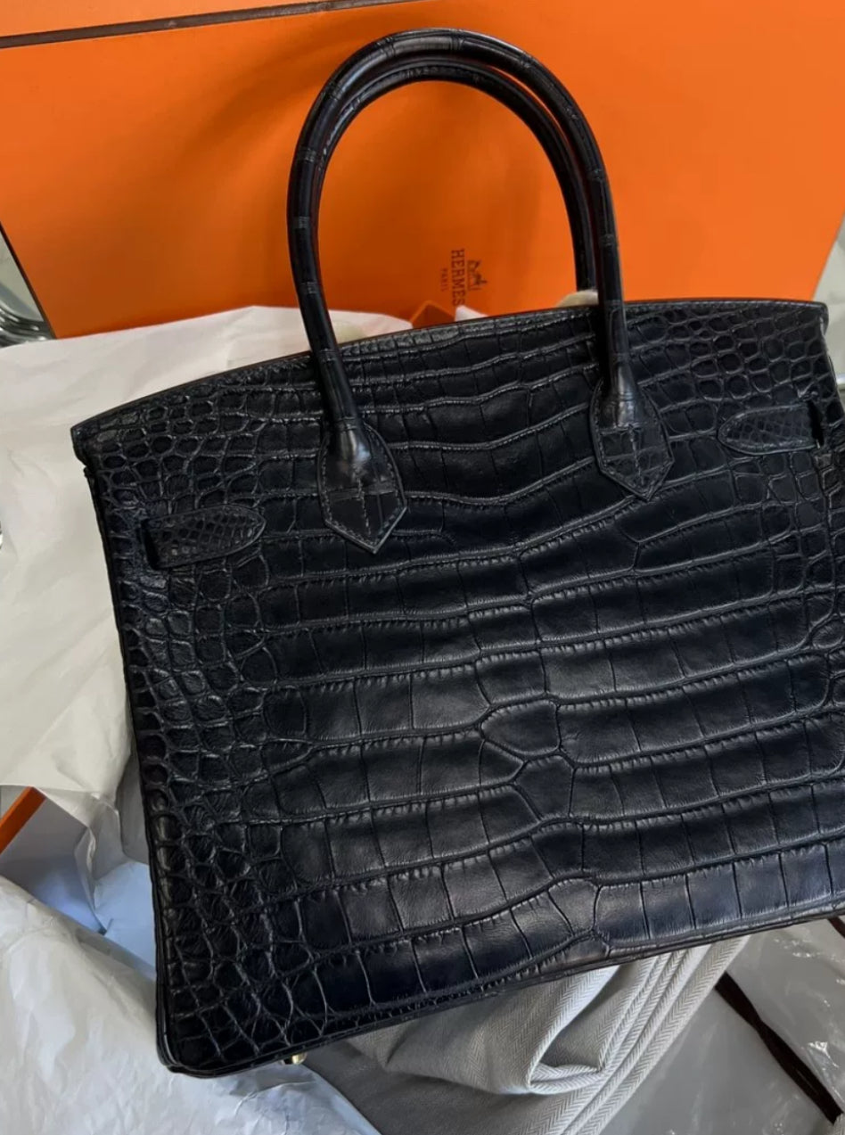 Hermès Birkin 30 Black Matte Alligator Gold Hardware