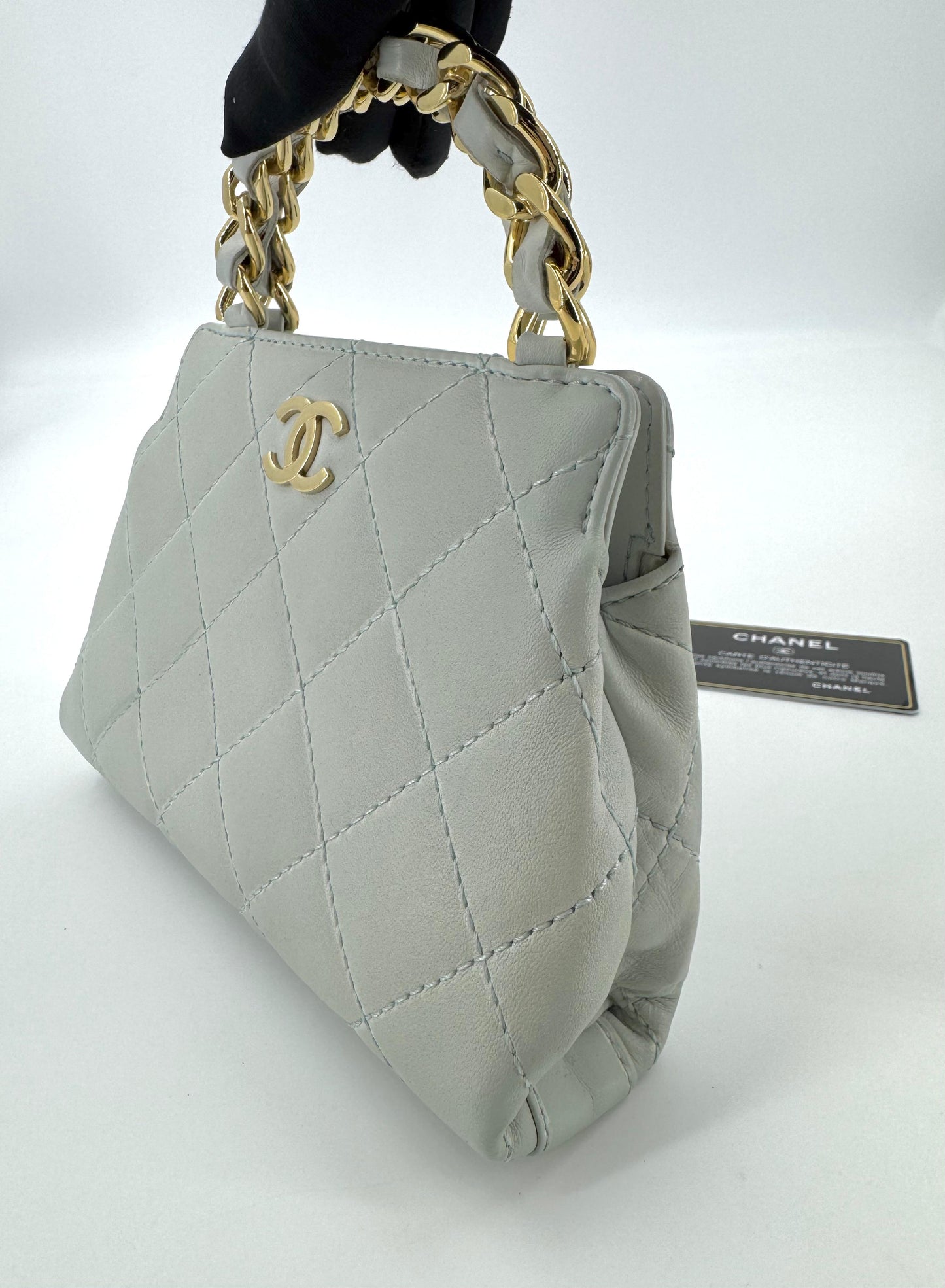 chanel vintage kelly gold handle hardware