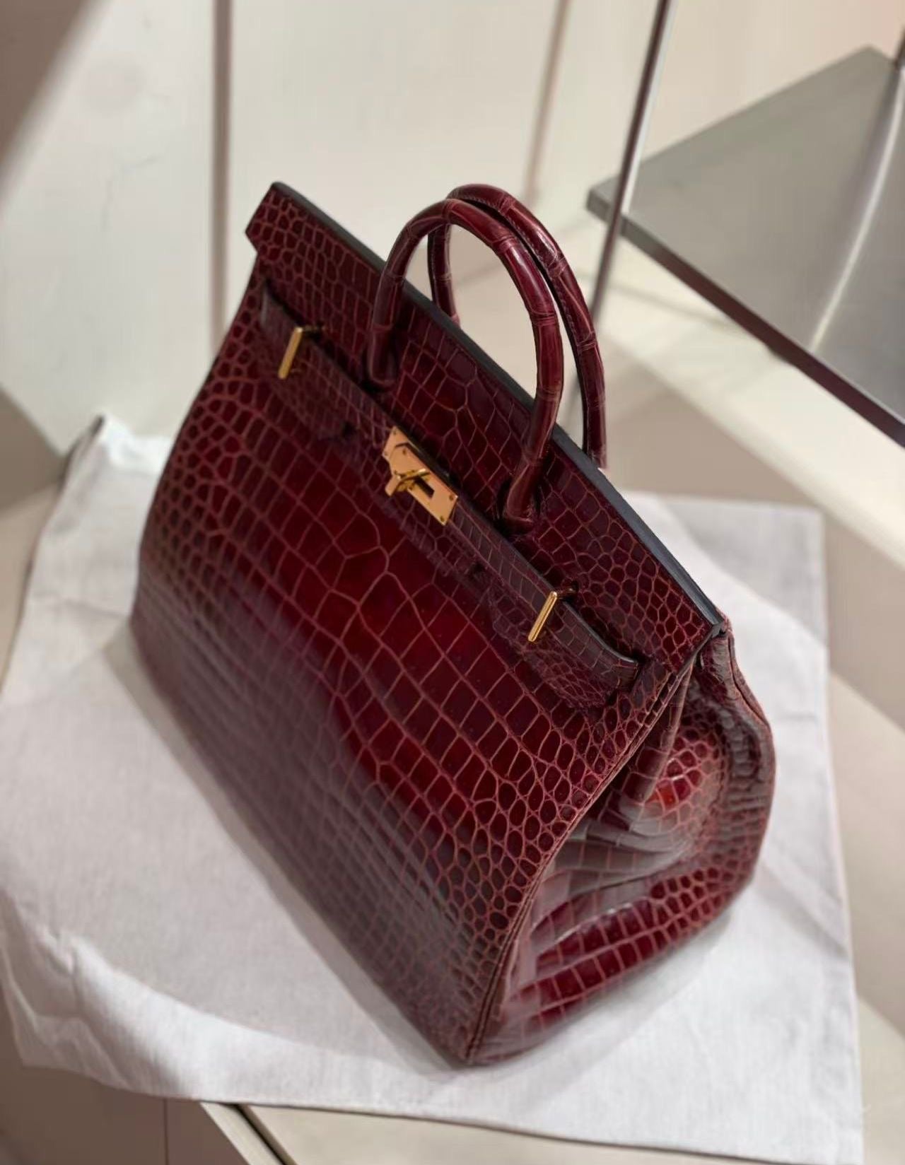 Hermes Birkin HAC 40 Bordeaux Burgundy Shiny crocodile leather gold hardware