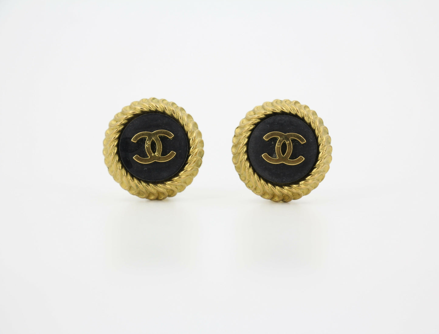 Chanel Vintage 95P Resin Spring/Summer Black Gold CC Round Wave Pattern Earrings
