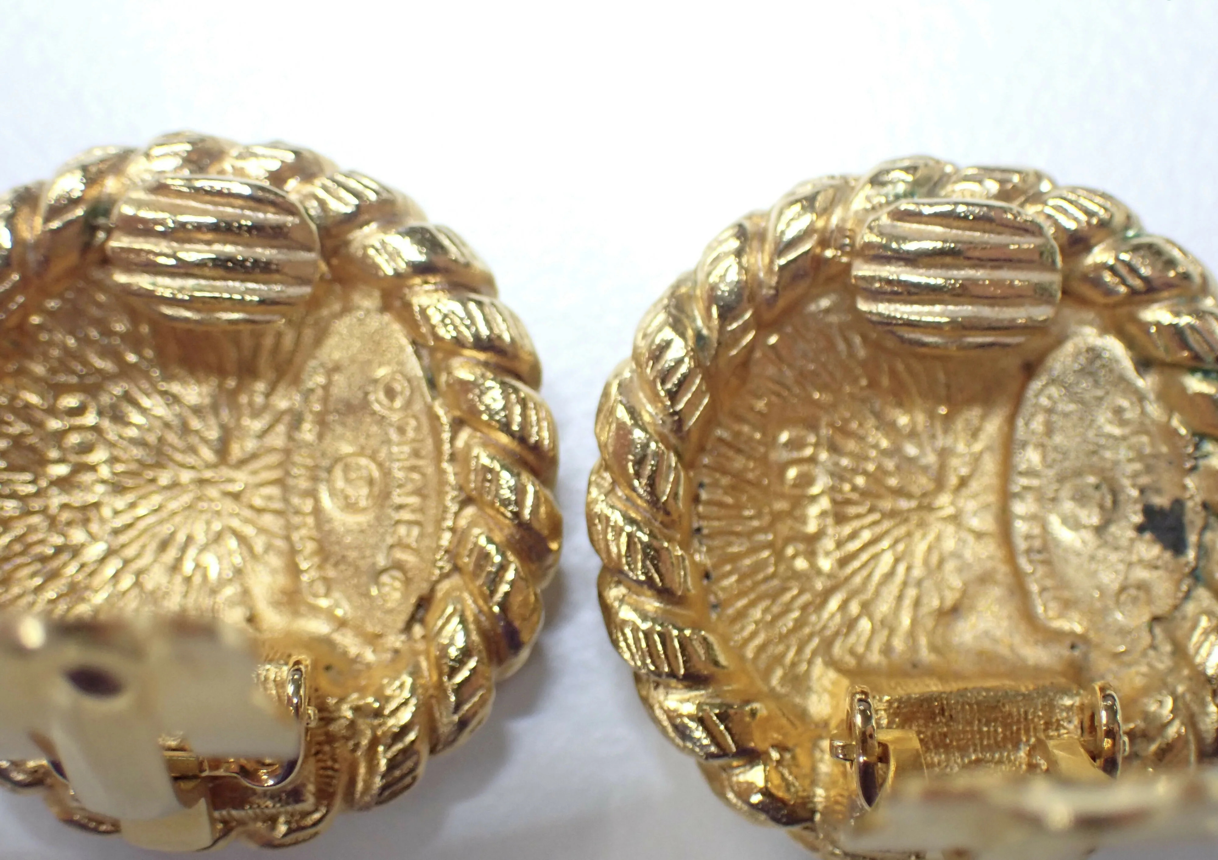 Chanel Vintage Gold Plated Coco Mark Round Clip-on Earrings