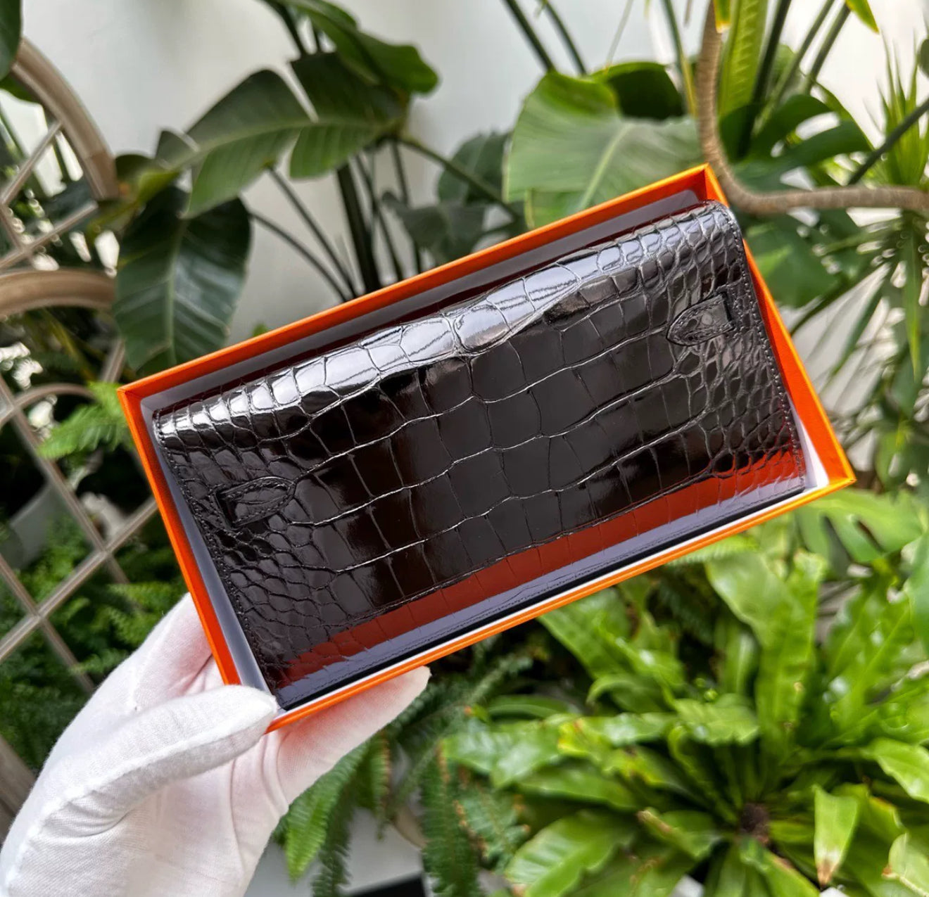 Hermès Kelly To Go Black Shiny  alligator Leather Gold Hardware