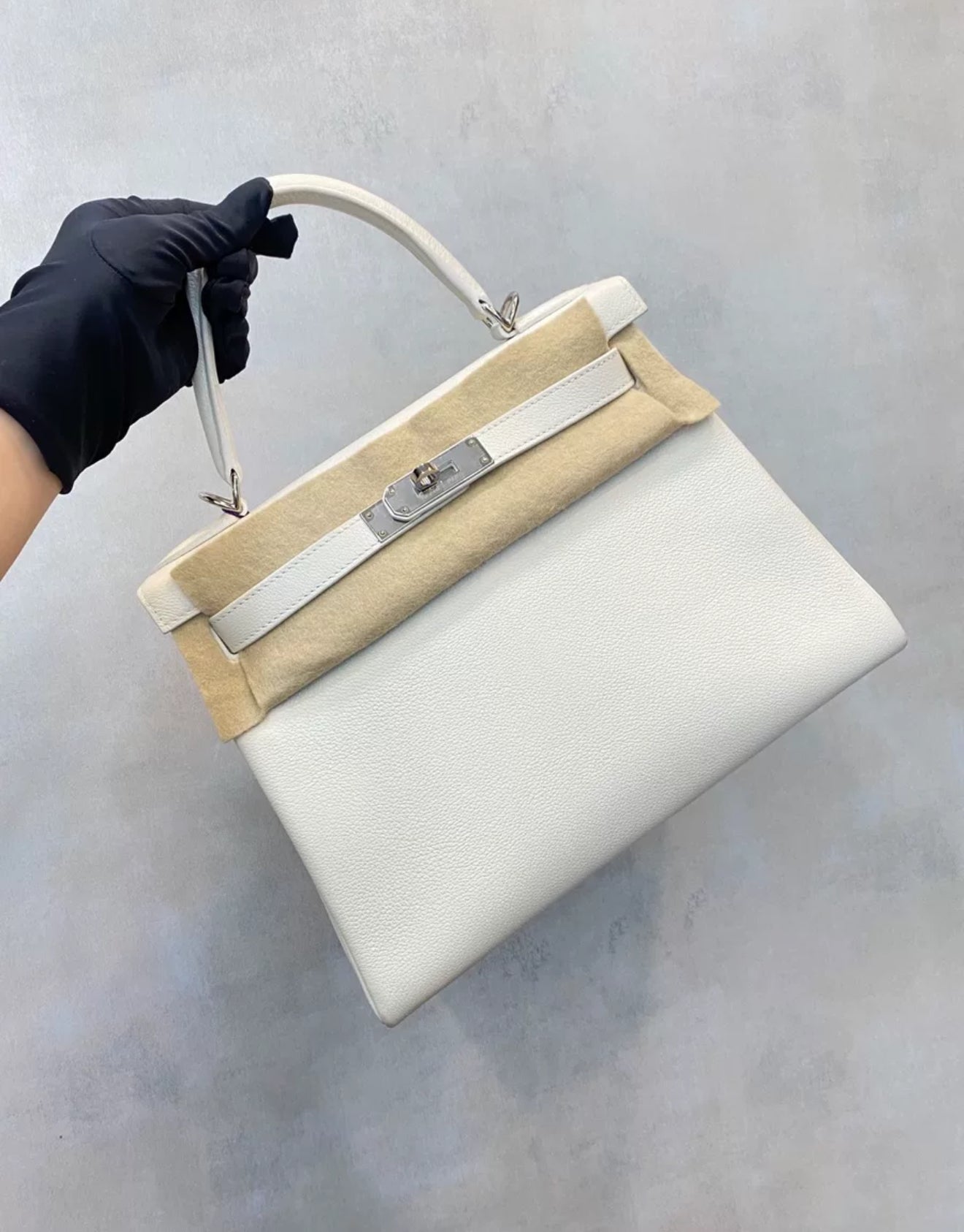 Hermès Kelly 28 White Togo Leather Palladium hardware