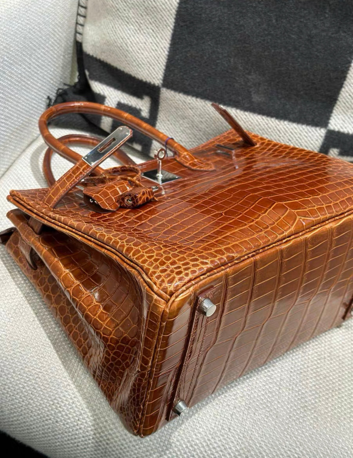 Hermès Birkin 30 shiny Crocodile Fauve Barenia Palladium Hardware