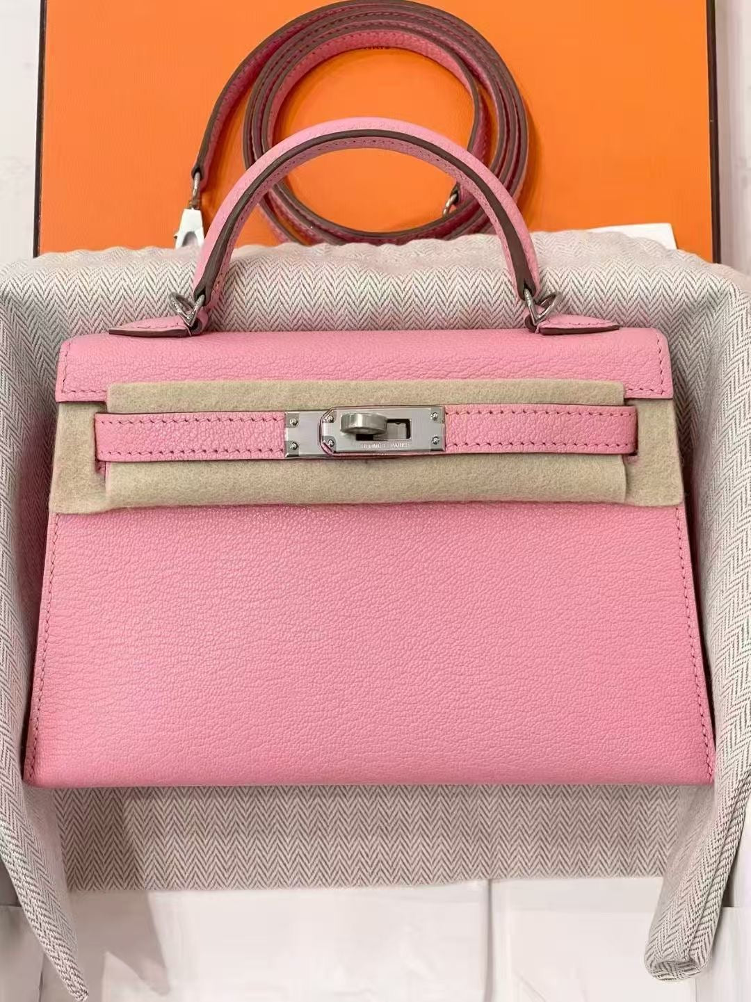 Hermes Mini Kelly 20 Rose Confetti Chevre Palladium hardware