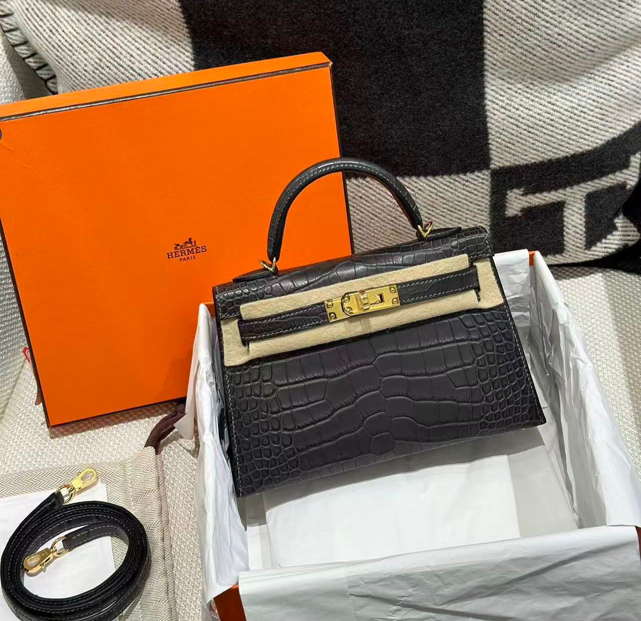 Hermes mini Kelly 20 graphite matte alligator leather gold hardware