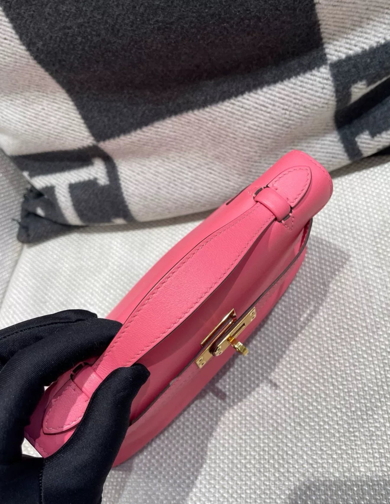 Hermes Kelly pochette Rose Lipstick Swift Leather Gold Hardware