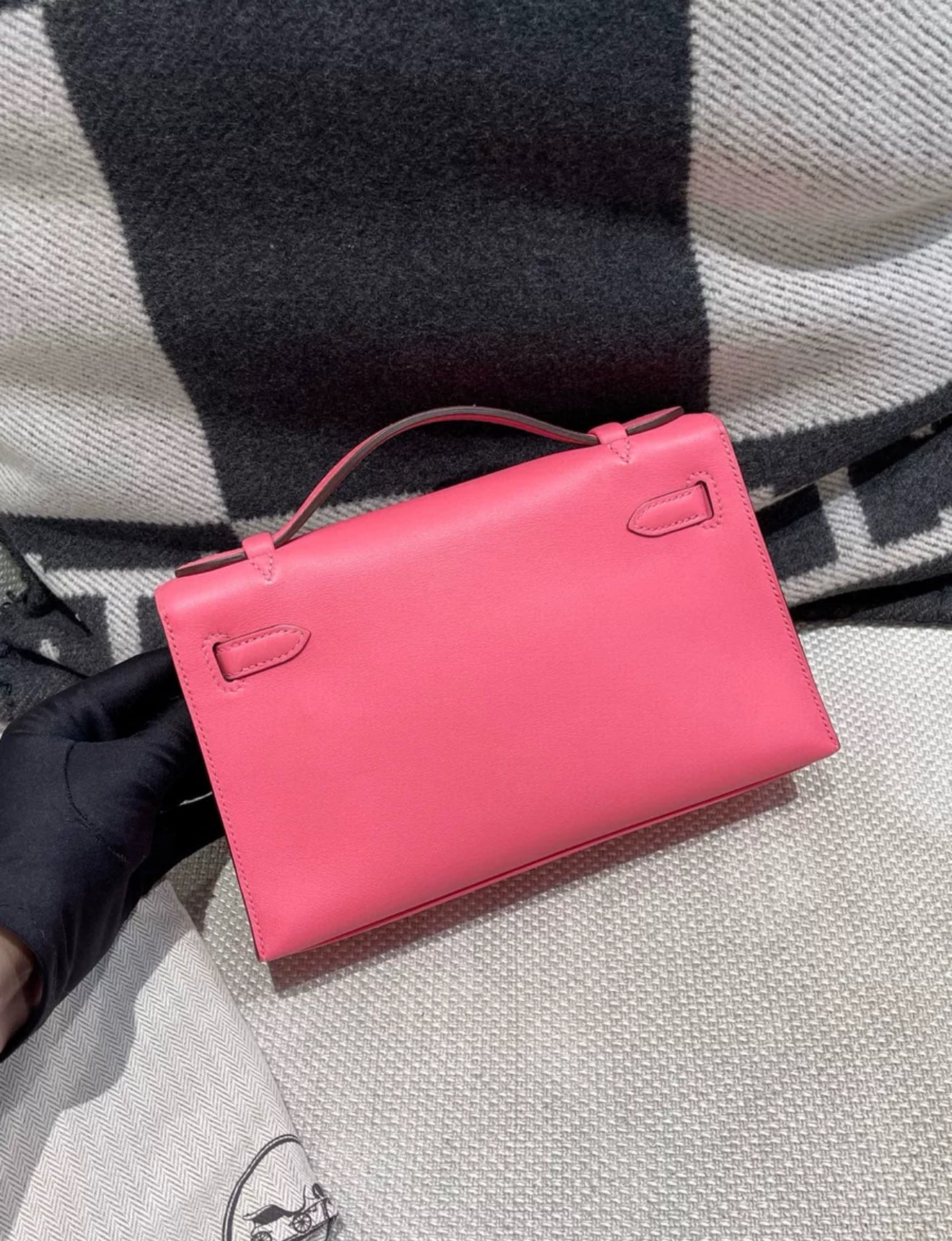 Hermes Kelly pochette Rose Lipstick Swift Leather Gold Hardware
