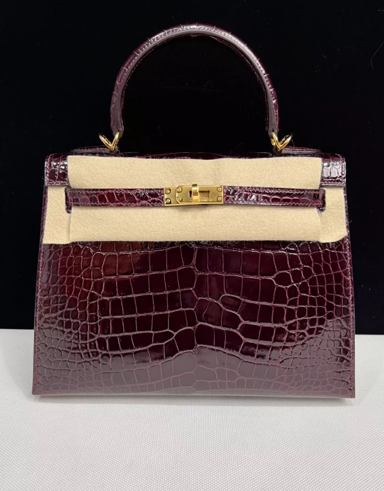 HERMES Kelly 25 Bordeaux Shiny Alligator Leather gold hardware