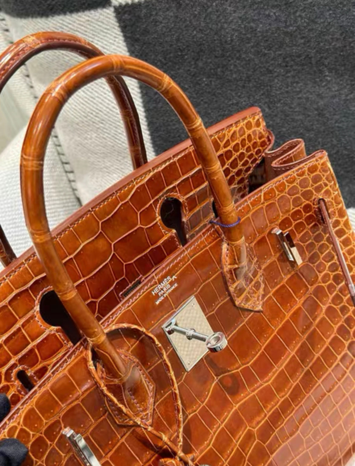 Hermès Birkin 30 shiny Crocodile Fauve Barenia Palladium Hardware