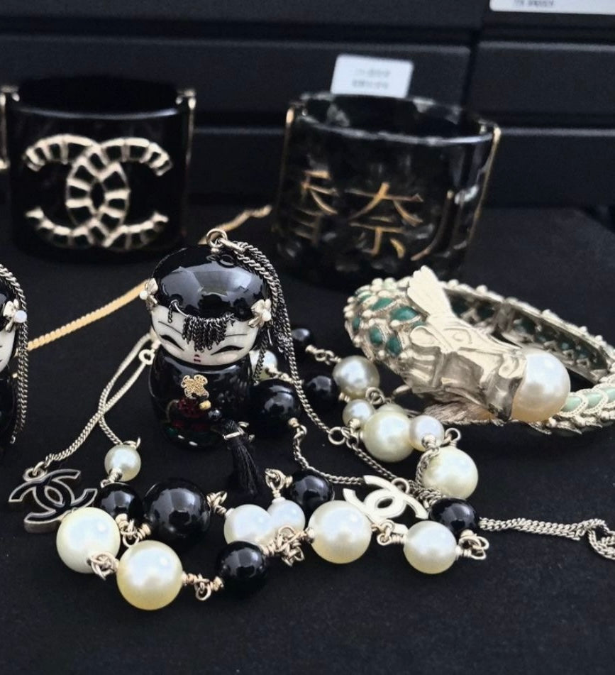 Chanel Shanghai doll pearl necklace