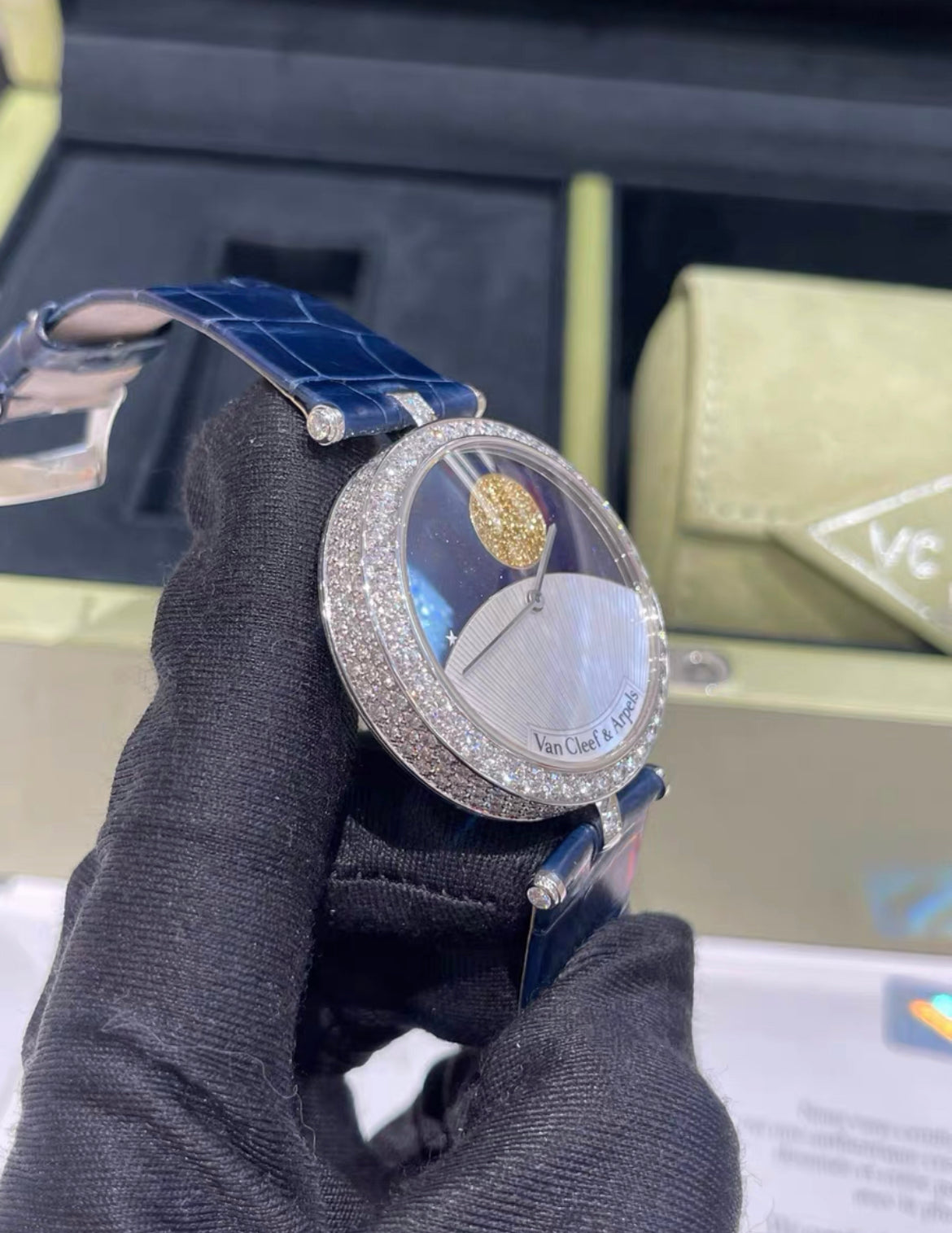 VAN CLEEF  ARPELS Lady Jour Nuit