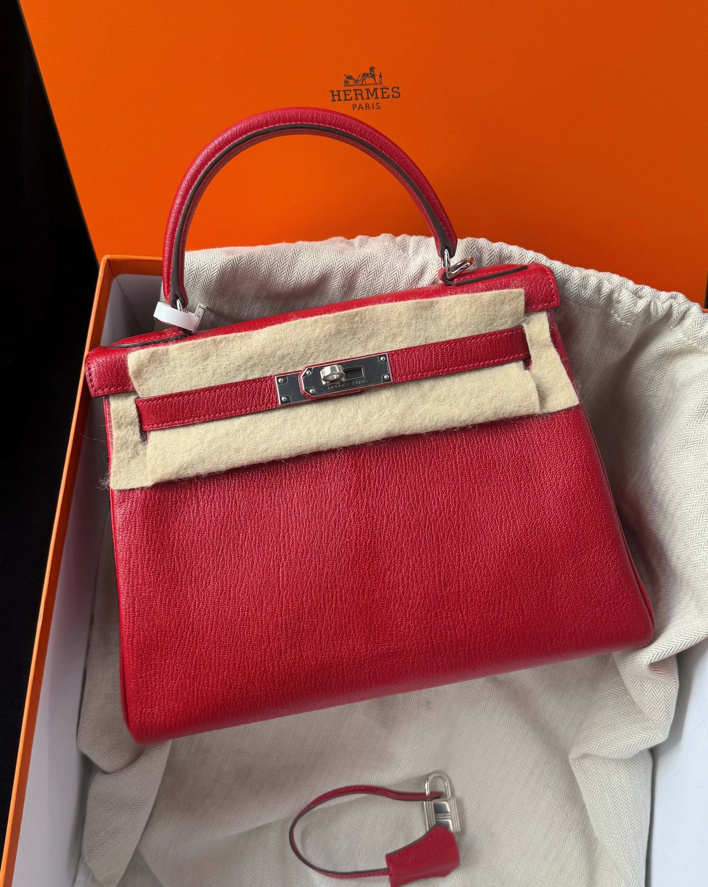 Hermès Kelly Sellier 28 Rouge Casaque Chèvre Mysore with Palladium Hardware