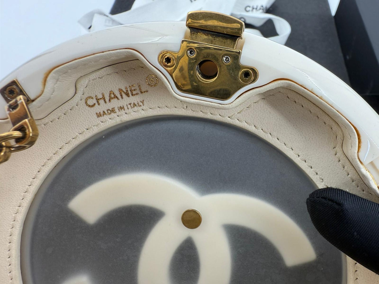 Chanel White Strass and Resin Nautical Wheel Minaudière Bronze Hardware, 2018 Métiers Dart
