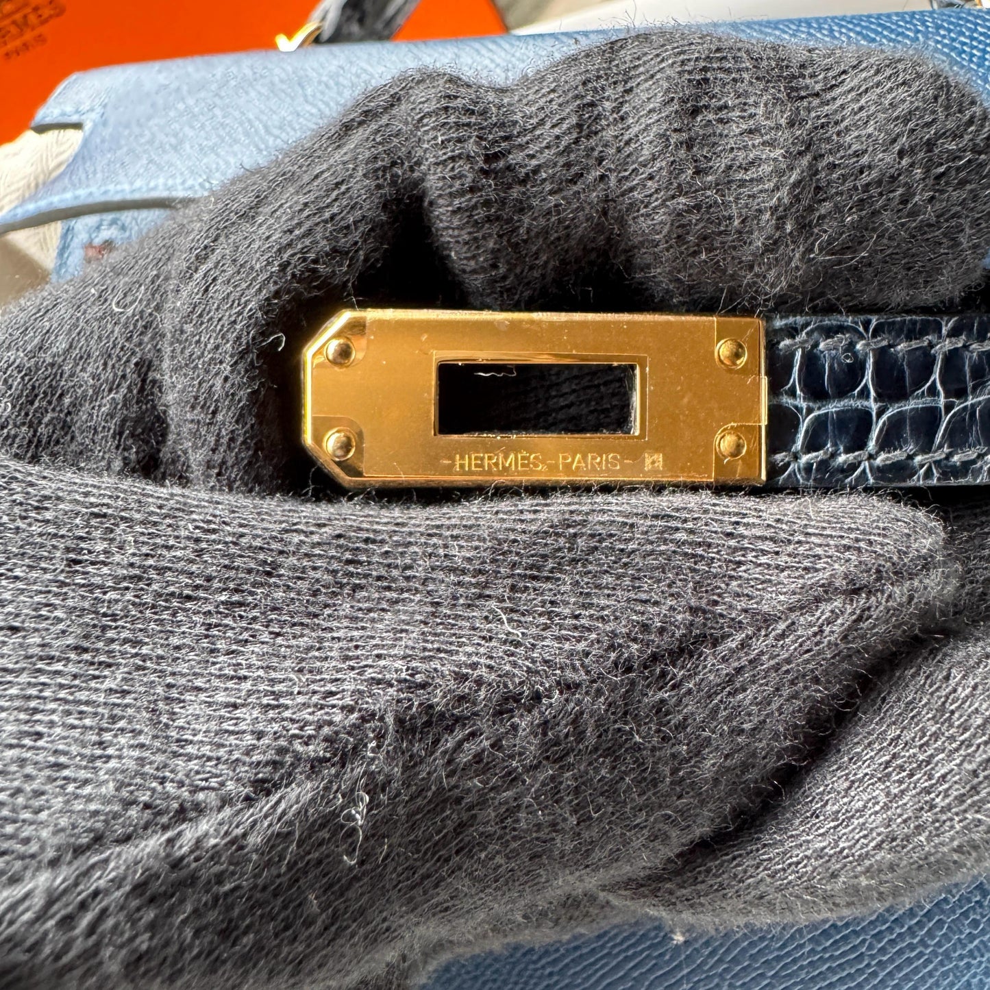 Hermès Mini Kelly 20 Deep Bleu Touch Veau Madame Gold Hardware