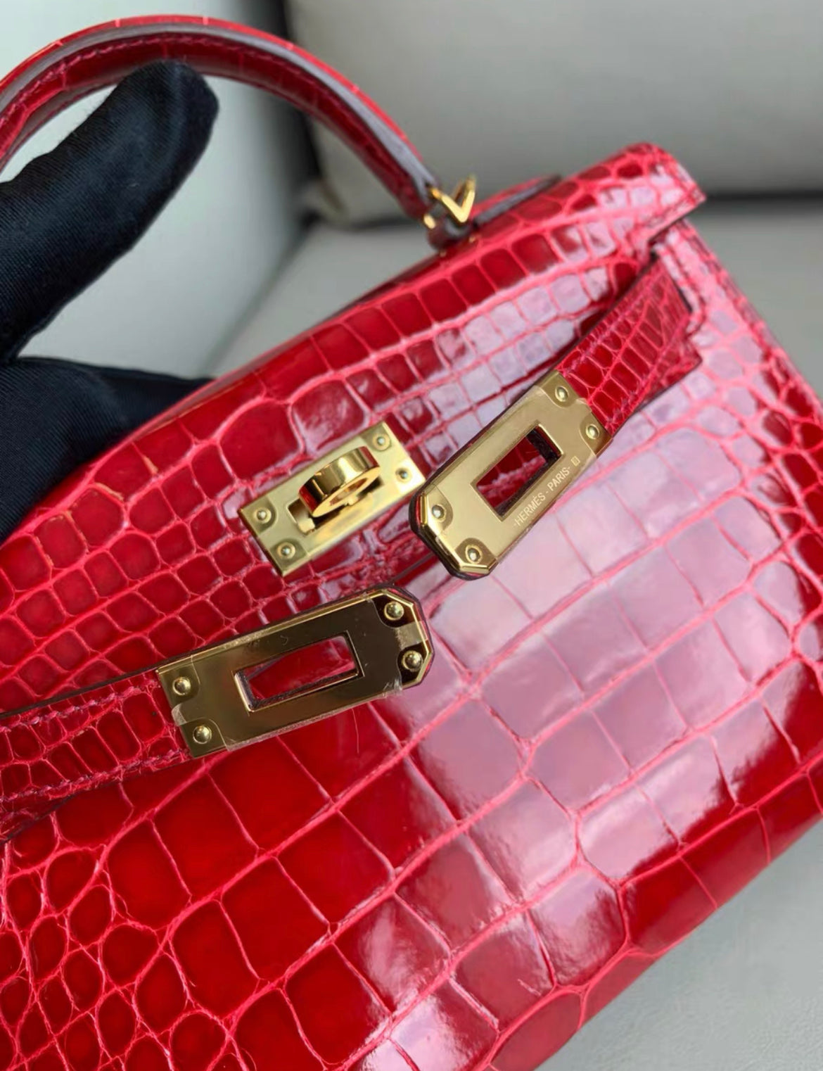 Hermès Mini Kelly Braise Shiny Crocodile Gold Hardware