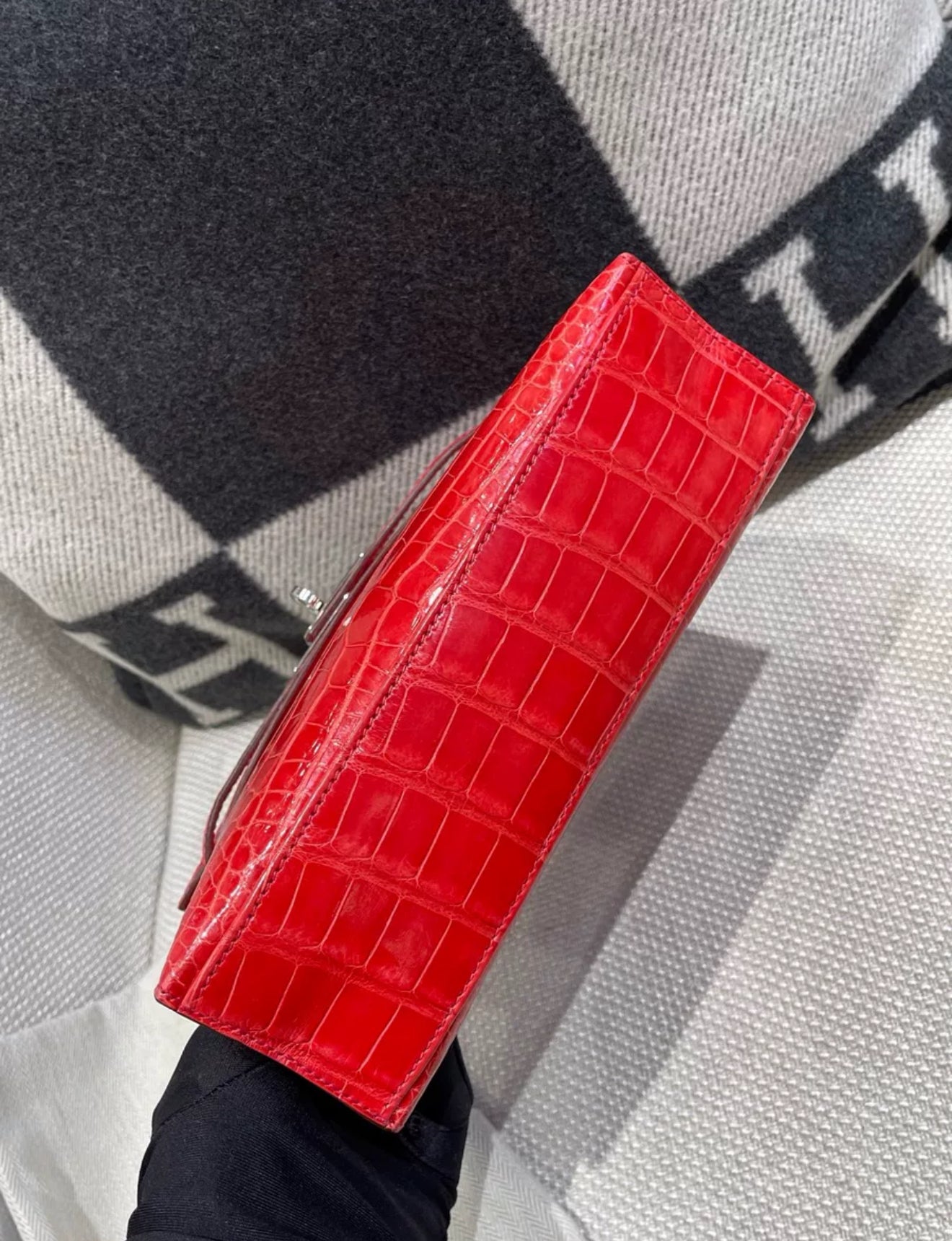 HERMÈS KELLY POCHETTE RED SHINY ALLIGATOR PALLADIUM HARDWARE
