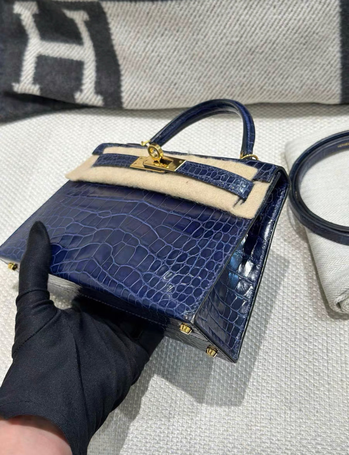 HERMES KELLY 20 MINI SELLIER BLEU SAPHIR SHINY ALLIGATOR GOLD HARDWARE