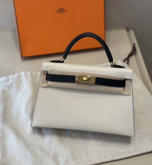Hermès Kelly 20 Sellier Mini Nata/Black Chèvre Leather Permabrass Hardware