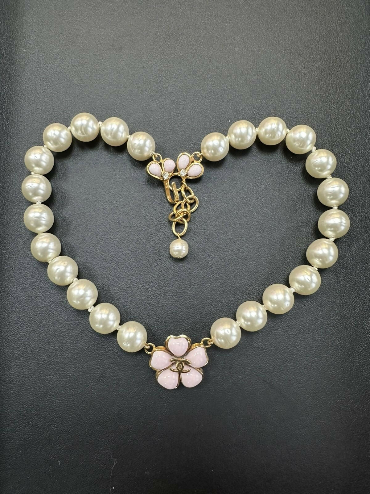 Chanel Vintage 97P Gripoix  Imitation Pearls Pink Camellias Necklace